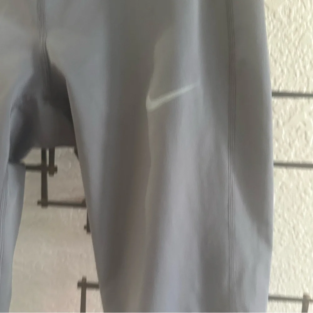 Nike Gray Workout Leggings Dry Fit XS